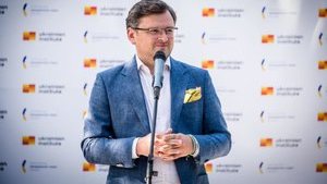 Украине пора избавиться от партнерозависимости во внешней политике, - Кулеба