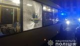 Неизвестные забросали камнями три автобуса с футбольными фанатами в центре Киева, задержаны 5 человек, - полиция. ФОТОрепортаж