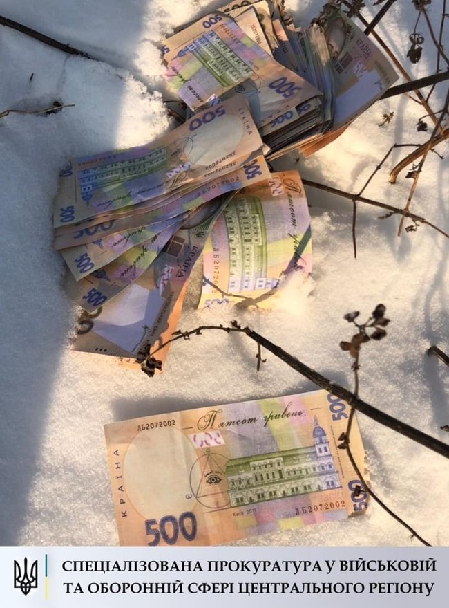 У Сумах під час продажу за 60 тис. грн 3 кг вибухівки затримано контрактника, - військова прокуратура 03