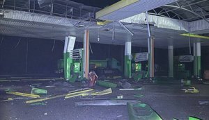 Ворог завдав ударів по Запоріжжю: двоє постраждалих, зруйновано будинок та пошкоджено АЗС. ФОТОрепортаж (оновлено)