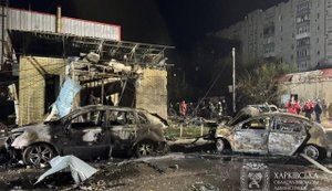 Росія вдарила по магазину в передмісті Харкова: троє загиблих, 25 постраждалих (оновлено). ФОТОрепортаж