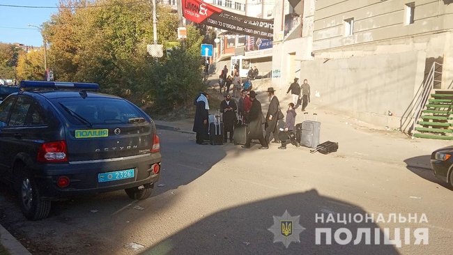 Паломники-хасиди організовано залишають Умань, - поліція 06