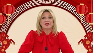 Захарова на китайском языке поздравляет китайцев с китайским Новым годом: "Приглашаю вас отпраздновать в Москве". ВИДЕО