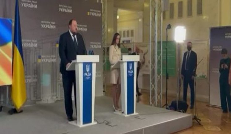 "Я - профессиональный юрист. Я верю документам и фактам", - Стефанчук ответил на претензии Железняка относительно смены руководства фракции "Голос" через Печерский суд. ВIДЕО