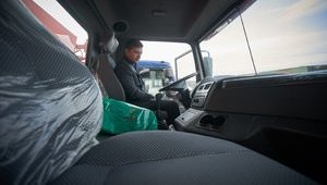 Зеленский посидел за рулем "КрАЗа". ФОТО