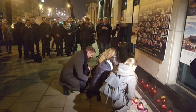В Варшаве и Страсбурге отметили День Достоинства и Свободы 01 В Варшаве и Страсбурге отметили День Достоинства и Свободы 01