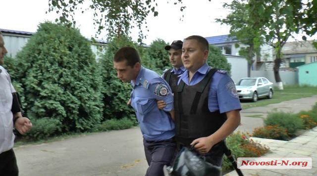 избиение полиция пытки