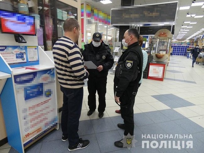 Полиция зафиксировала в Киеве 49 случаев нарушения карантина 01