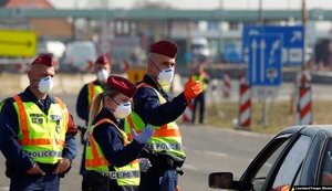 В Угорщині запровадили комендантську годину