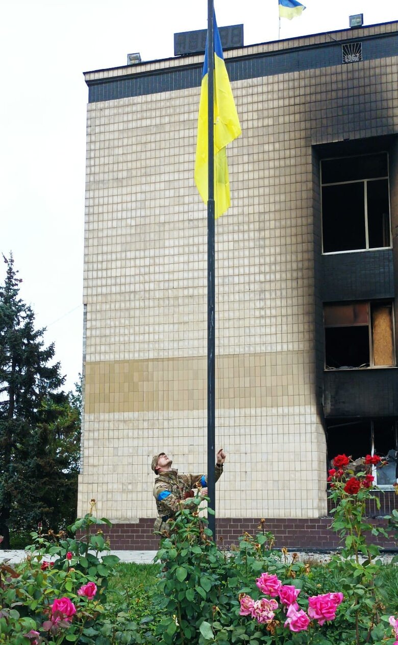 Zelensky came to Izium, liberated from Russian occupiers 04