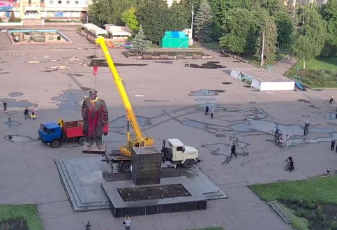 ленин памятник славянск снос декоммунизация