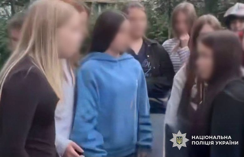 У Києві 13–14-річні дівчата побили школярку – батькам загрожують штрафи