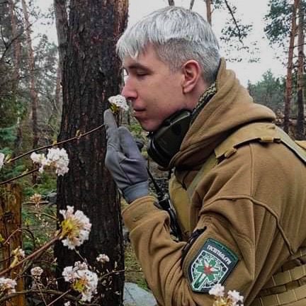 Військовий хірург Дмитро Андрощук, позивний Данте: Одного разу привезли пораненого, біля якого упали і розірвалися три дрони-камікадзе… 08 Військовий хірург Дмитро Андрощук, позивний Данте: Одного разу привезли пораненого, біля якого упали і розірвалися три дрони-камікадзе… 08