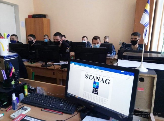 Екіпаж для пятого патрульного катера типу Айленд проходить інтенсивну мовну підготовку перед відрядженням у США, - ВМСУ 01