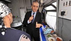 Экс-глава Роспотребнадзора Онищенко призвал пенсионеров жить 