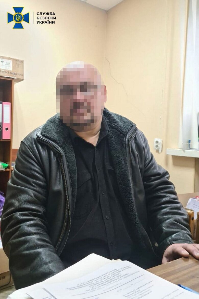 СБУ задержала предателя, помогавшего россиянам строить блокпосты на оккупированной части Харьковщины 02