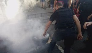 Знакомые "торнадовцев" пытались воспрепятствовать их вывозу из СИЗО, жгли шины. Полиция открыла производство. ВИДЕО+ФОТОрепортаж