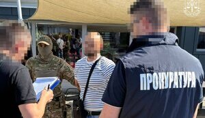Задержан таможенник на Львовщине: он брал взятки за беспрепятственное растаможивание авто. ФОТОрепортаж