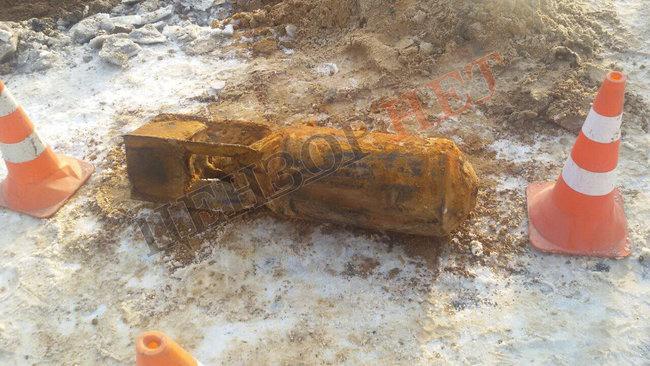 Авиационную бомбу времен Второй мировой войны нашли на пр.Победы в Киеве 01