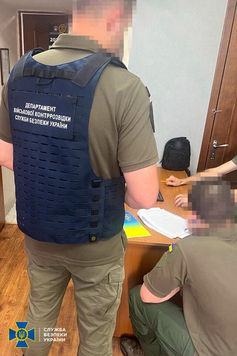 Викрито керівників навчального центру Нацгвардії, які нарахували собі майже 1 млн бойових премій без виїзду на фронт, - СБУ 02 Викрито керівників навчального центру Нацгвардії, які нарахували собі майже 1 млн бойових премій без виїзду на фронт, - СБУ 02