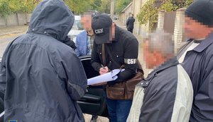 Чиновник "Чернівціобленерго" вимагав від бізнесмена $9 тис. за підключення приміщення до електромережі, - СБУ. ФОТОрепортаж