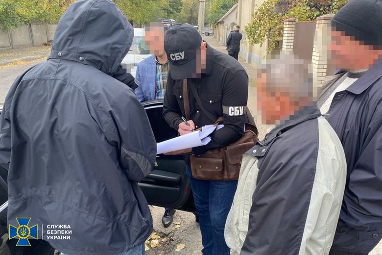 Чиновник Чернівціобленерго вимагав від бізнесмена $9 тис. за підключення приміщення до електромережі, - СБУ 01