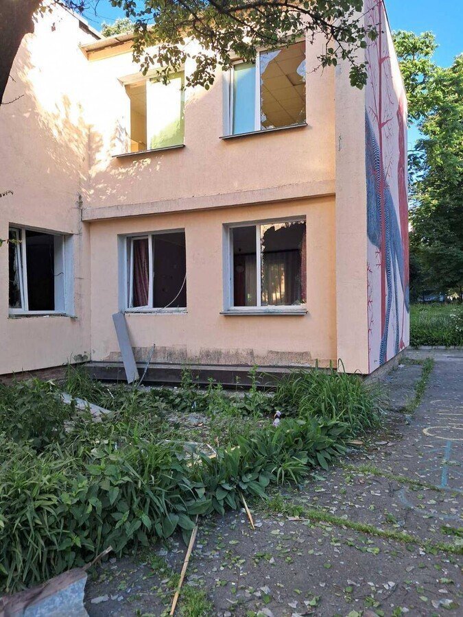 Пошкодження закладів освіти у Києві після обстрілу у ніч на 24 травня