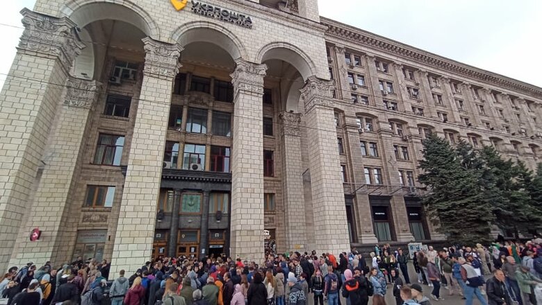 Понад 1200 українців стоять у черзі за маркою Русскій воєнний корабль… ВСЬО! 14