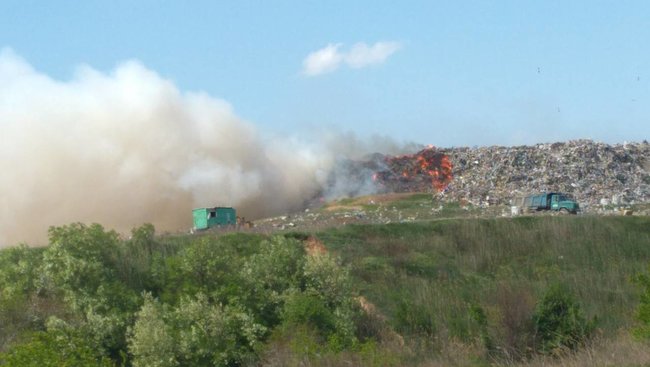 Сміттєзвалище горить на Дніпропетровщині, - ДСНС 01