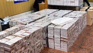 Замість меблів – 51 тисяча пачок сигарет: на кордоні з Молдовою зупинили контрабандиста