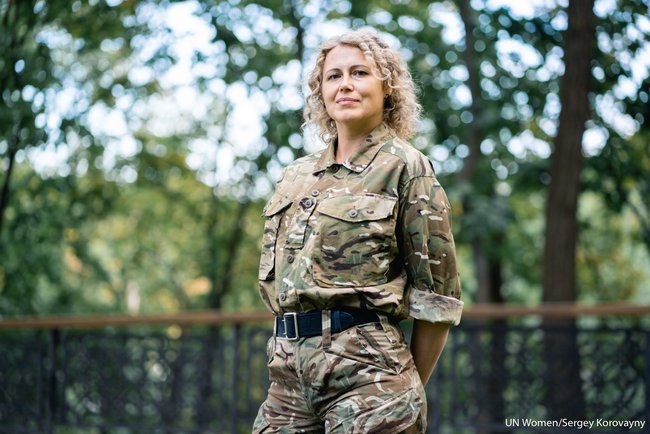 Офіцер запасу Людмила Дем’яник (Катруся Стріла): Я хотіла встигнути прикрити обличчя руками. Щоб коли мене ховатимуть, доця бачила, що це я. Щоб вона мене запам’ятала 01