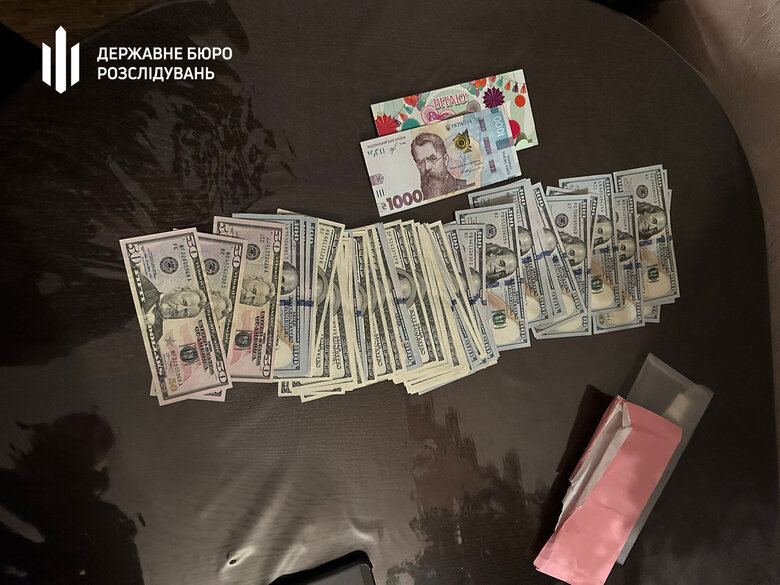Посадовець в/ч на Одещині примушував солдатів віддавати частину бойових. Забрав так 600 тис. грн 03