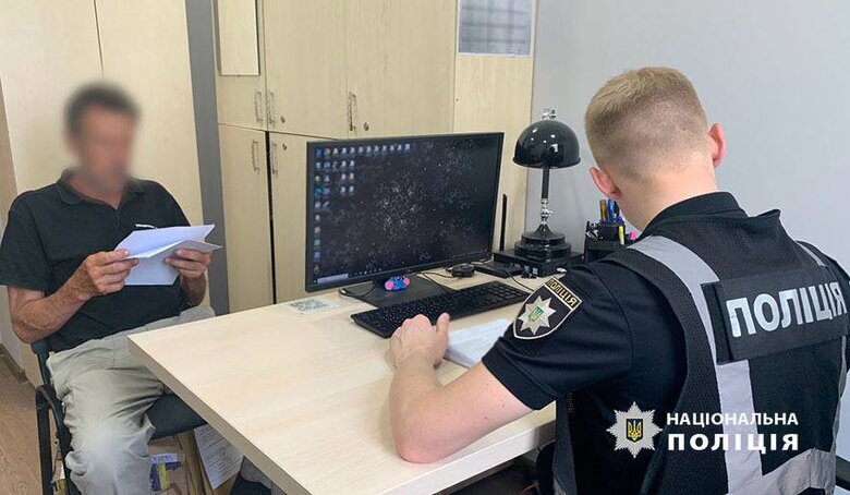 Напад агресивних пенсіонерів на волонтерку в Києві