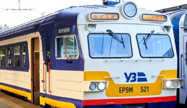 Кільцева електричка у Києві відновила рух після нічного обстрілу