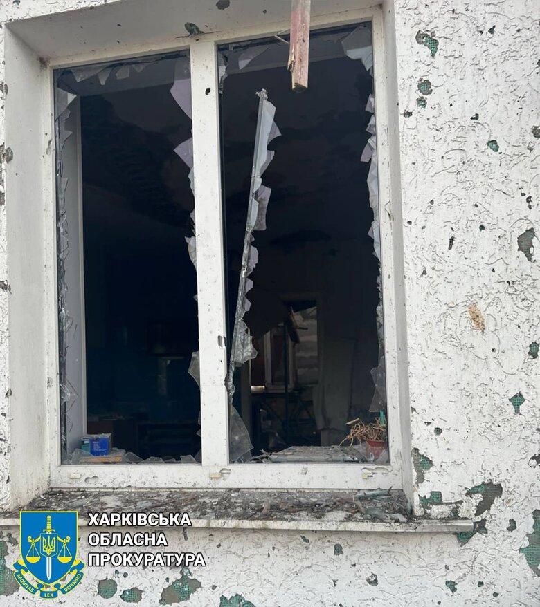 Рашисти обстріляли Куп’янщину, горів будинок, пошкоджено багатоповерхівку 07