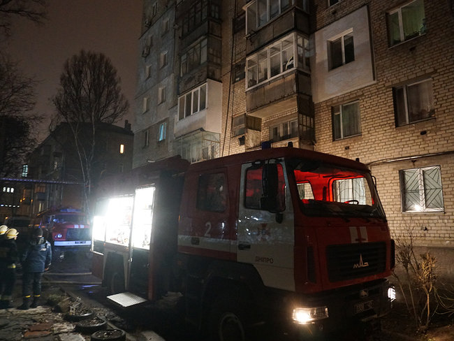 В Днепре произошел пожар в девятиэтажном доме, спасатели эвакуировали 14 человек, - ГСЧС 01