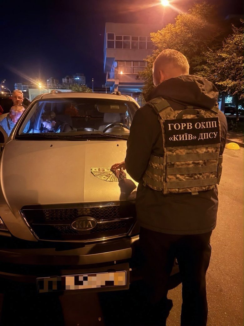 Border guards have uncovered a scheme involving the illegal import and sale of cars