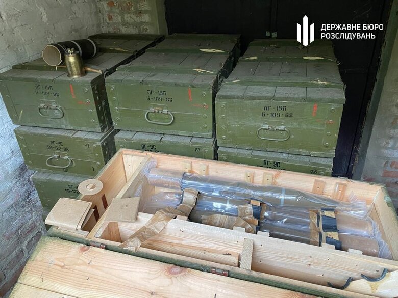 ГБР обнаружило на окраине Балаклеи запасной командный пункт оккупантов с большим арсеналом боеприпасов и техники 07