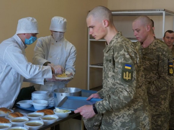 ДБР викрило масштабну крадіжку на закупівлі харчування Міноборони: радник міністра Халімон отримав підозру за створення преференцій компаніям, які отримали 95% закупівлі харчування МО 02 ДБР викрило масштабну крадіжку на закупівлі харчування Міноборони: радник міністра Халімон отримав підозру за створення преференцій компаніям, які отримали 95% закупівлі харчування МО 02