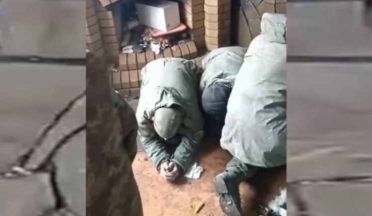 Five occupiers from 155th marine brigade of Russian army were captured by Ukrainian fighters near Vuhledar. VIDEO
