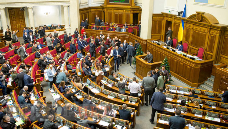 Около 3 млн грн выплат не получили нардепы из-за прогулов заседаний Рады в ноябре, - "ЧЕСНО". ИНФОГРАФИКА