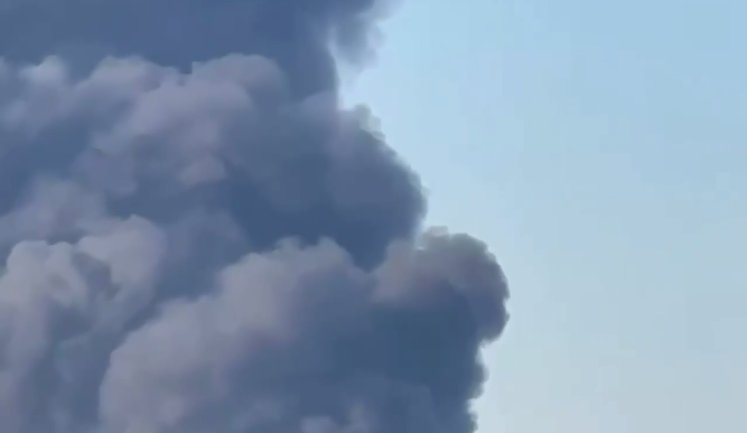 Ворог вдруге за ранок атакував Кривий Ріг: здійнялася пожежа