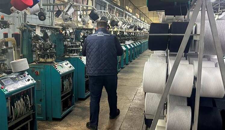 Виробляли підробки 15 світових брендів одягу та взуття: БЕБ знайшло дві великі підпільні фабрики. ВІДЕО+ФОТОрепортаж