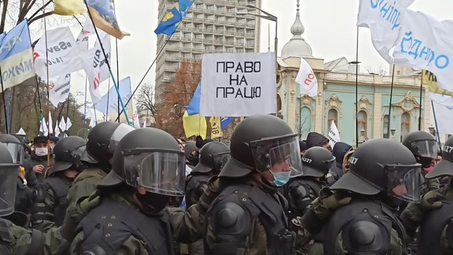Знищуйте вірус, а не підприємців: під Радою протестують проти карантину і фіскалізації ФОПів 11