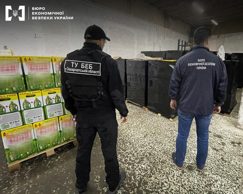 БЕБ виявило наймасштабніше підпільне виробництво побутової хімії світових брендів 03