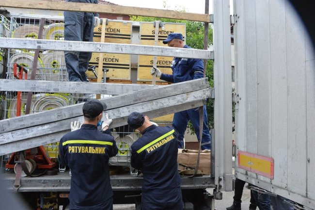 Flood-hit Ivano-Frankivsk region receives humanitarian aid from Sweden 03