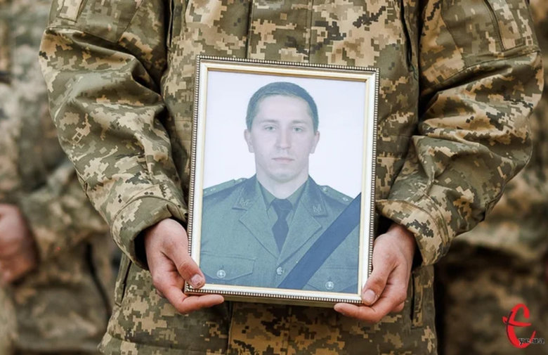 С офицером ССО Максимом Вечерко попрощались в Хмельницком 01