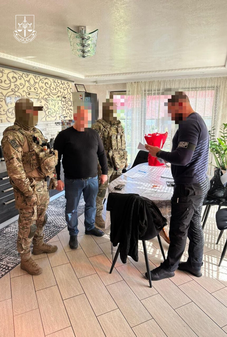 Незаконний видобуток бурштину на Рівненщині