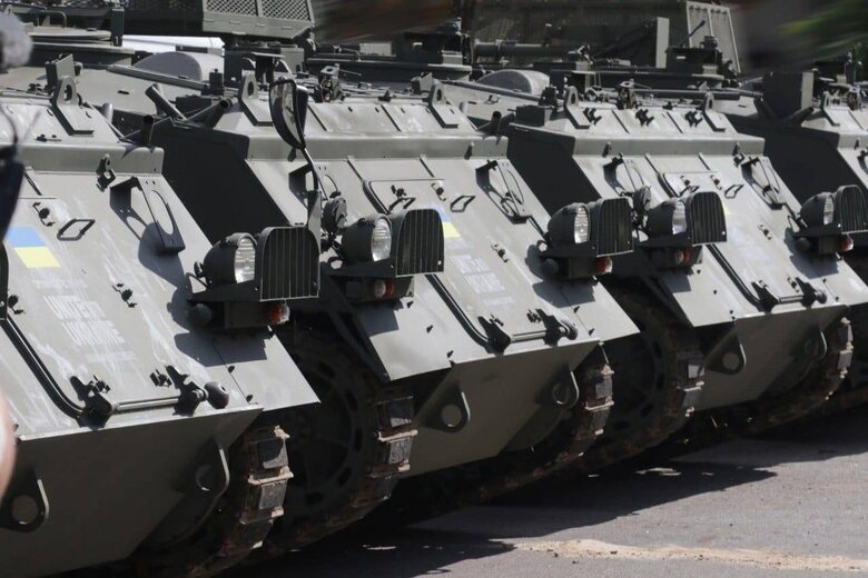 Мировой Конгресс Украинцев передал Силам ТрО британские бронетранспортеры FV432 02