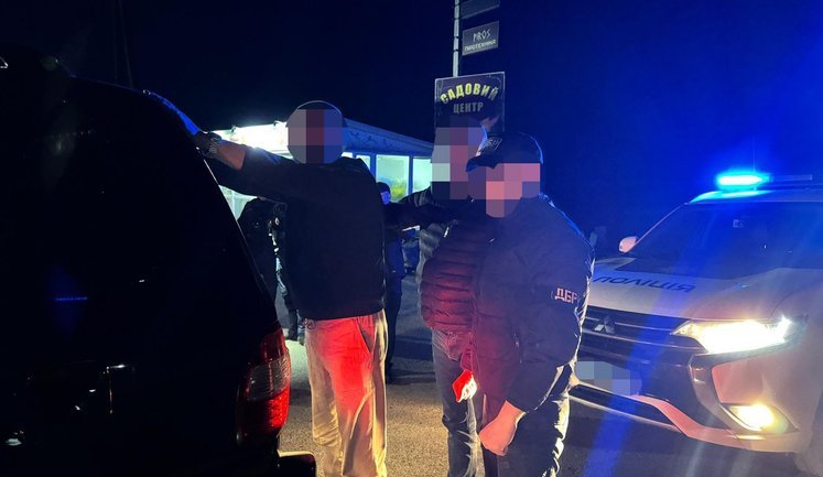 Перекрито канал вивезення військових із навчального центру на Рівненщині, - ДБР. ФОТОрепортаж